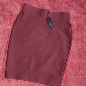 Bnwt Maroon bandage skirt